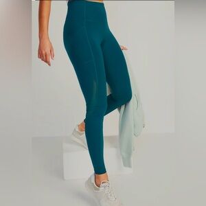 Old Navy high waisted elevate side-pocket leggings